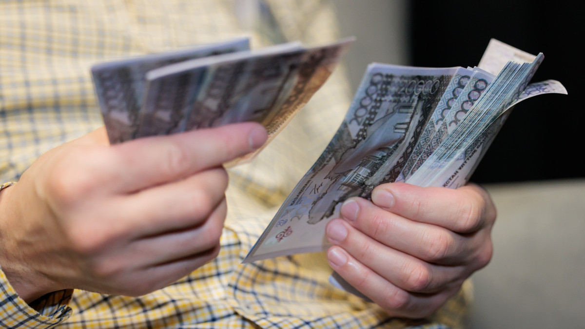 Кто из казахстанцев сможет получить 1,7 млн тенге на бизнес