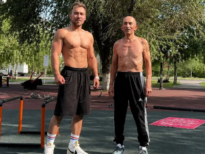 Желіде хит болған ата: 87 жастағы зейнеткер 30 жастағы бапкерді таңғалдырды