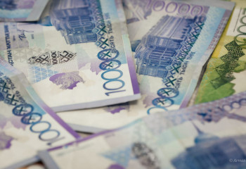 «Өзін кедей сезінбеу үшін» қазақстандықтарға айына қанша табыс қажет