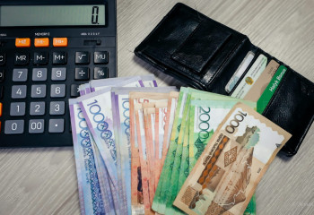 Отдал все долги Улданы: вдовец фельдшера рассказал, как потратил 20 млн тенге