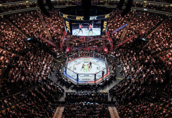 На турнире UFC Дияр Нургожай нокаутировал соперника в первом раунде