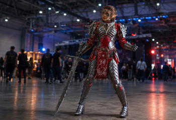 Миллион стежков и настоящая броня: как косплеерша создала костюм для Comic Con Astana