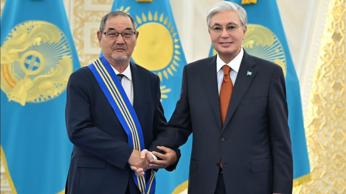 For significant contribution to the country’s development: President honors Kazakh public figures