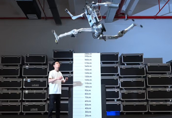 Chinese firm unveils ‘Superman’ humanoid robot with record running speed