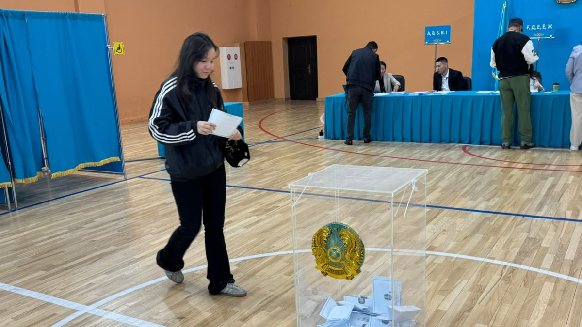 Құрылтай сайлауы: жастар дауыс беруге белсенді қатысып жатыр