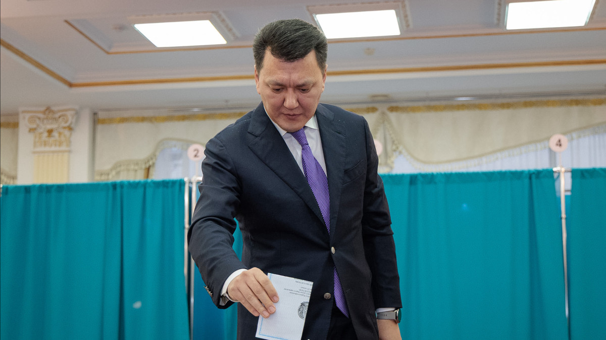 Ерлан Қарин: Құрылтай сайлауы елдегі жаңғыру үдерісіне жаңа серпін береді
