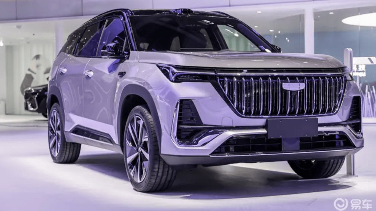 Atlas-тан да үлкен: Geely жаңа гибридті кроссоверін шығарды