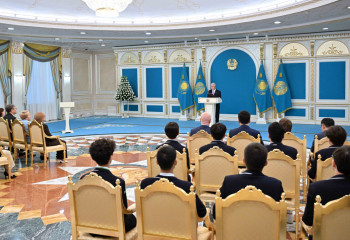 Тоқаев: Жастар халықаралық олимпиадаларда мыңнан астам медаль жеңіп алды
