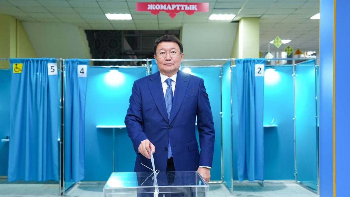 «Ауыл» партиясының төрағасы Қайрат Айтуғанов сайлаудың ашық әрі ұйымдасқан түрде өткенін атады