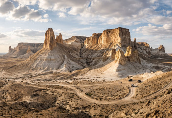 Foreign bloggers compare Mangystau to Dune: Bozzhyra becomes a global tourist attraction