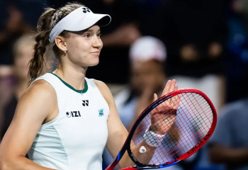 Елена Рыбакина жарақаттан кейін US Open турнирін сенімді жеңіспен бастады