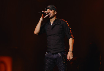 Астанадағы Enrique Iglesias концерті несімен есте қалды?
