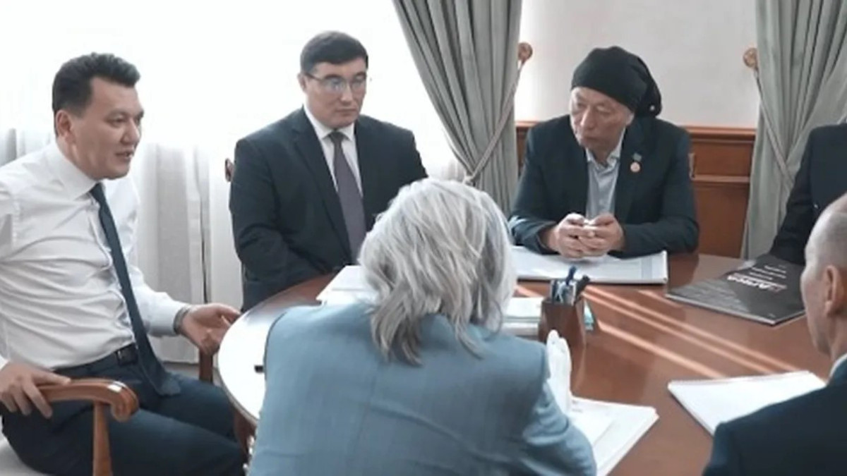 Ерлан Қарин Қазақстандағы ескерткіштерге қатысты бірыңғай ұстаным қалыптастыруды тапсырды