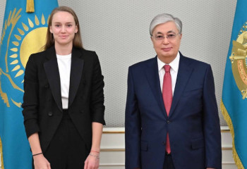 Тоқаев: Елена Рыбакина – спорттағы жетістігімен ғана емес, жоғары мәдениетімен де жастарға үлгі