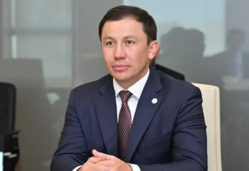 Геннадий Головкин Азиадада екі алтын медаль жеңіп алған велошабандоздарды құттықтады