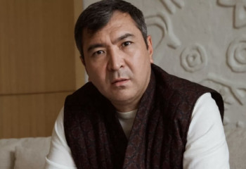 «Мектептегі білімді елемеуге болмайды»: Жұмабек Жанықұлов жастарға кеңес берді