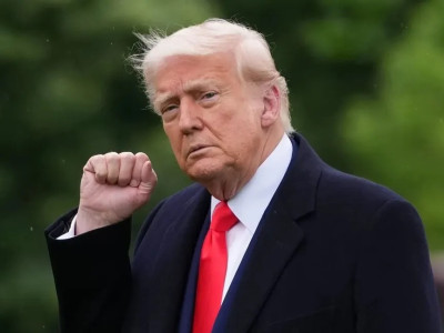 «Жасанды» емес, «суперинтеллект»: Трамп жаңа термин енгізді