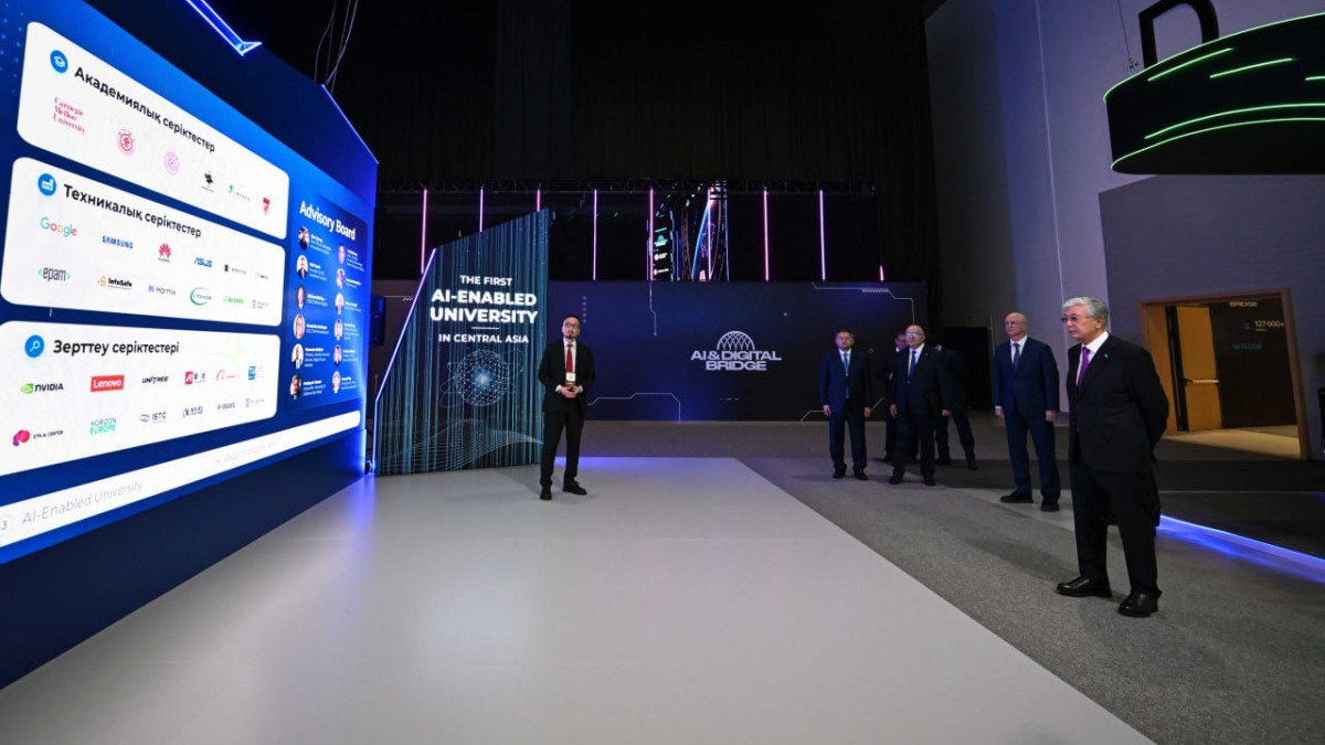 Tokayev Reviews Artificial Intelligence and Digitalization Projects