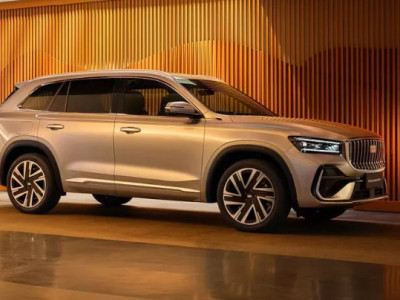 Бензиннен гибридке: Geely Monjaro-ның жаңа нұсқасы жолға шықты