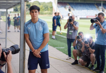 Dastan Satpaev shares photos from Burnley training session