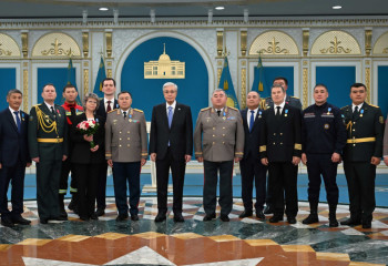 От пен судың ортасында жүргендер: Президент құтқарушыларға ризашылығын білдірді