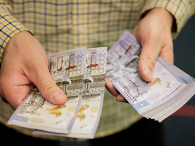 267 мың теңге: жұмысынан айырылғандарға ай сайын қанша ақша төленеді?