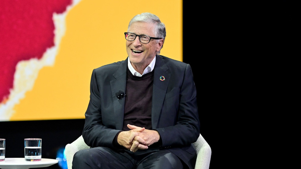 Bill Gates warns of 20 years of turmoil from artificial intelligence