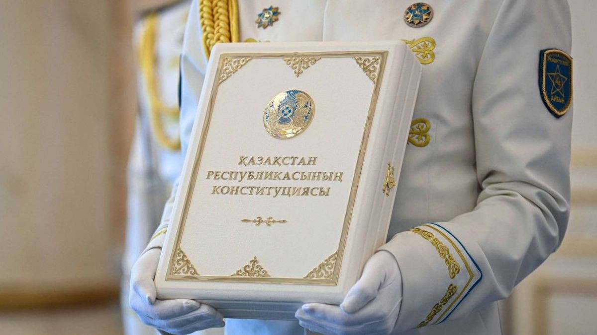 Новая Конституция Казахстана: какие еще страны успешно обновили основной закон