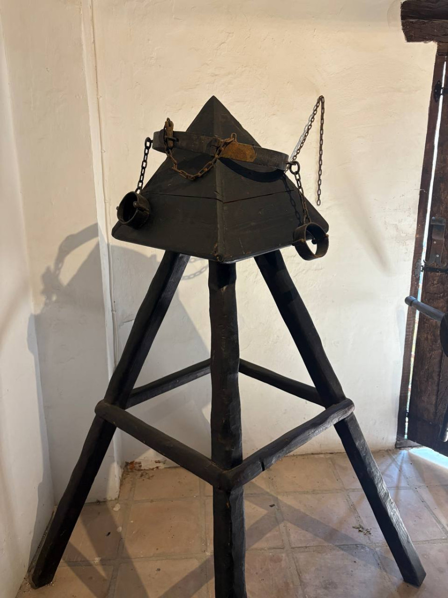 Как пытали людей в Средневековье: фоторепортаж из испанского музея средневековых орудий пыток