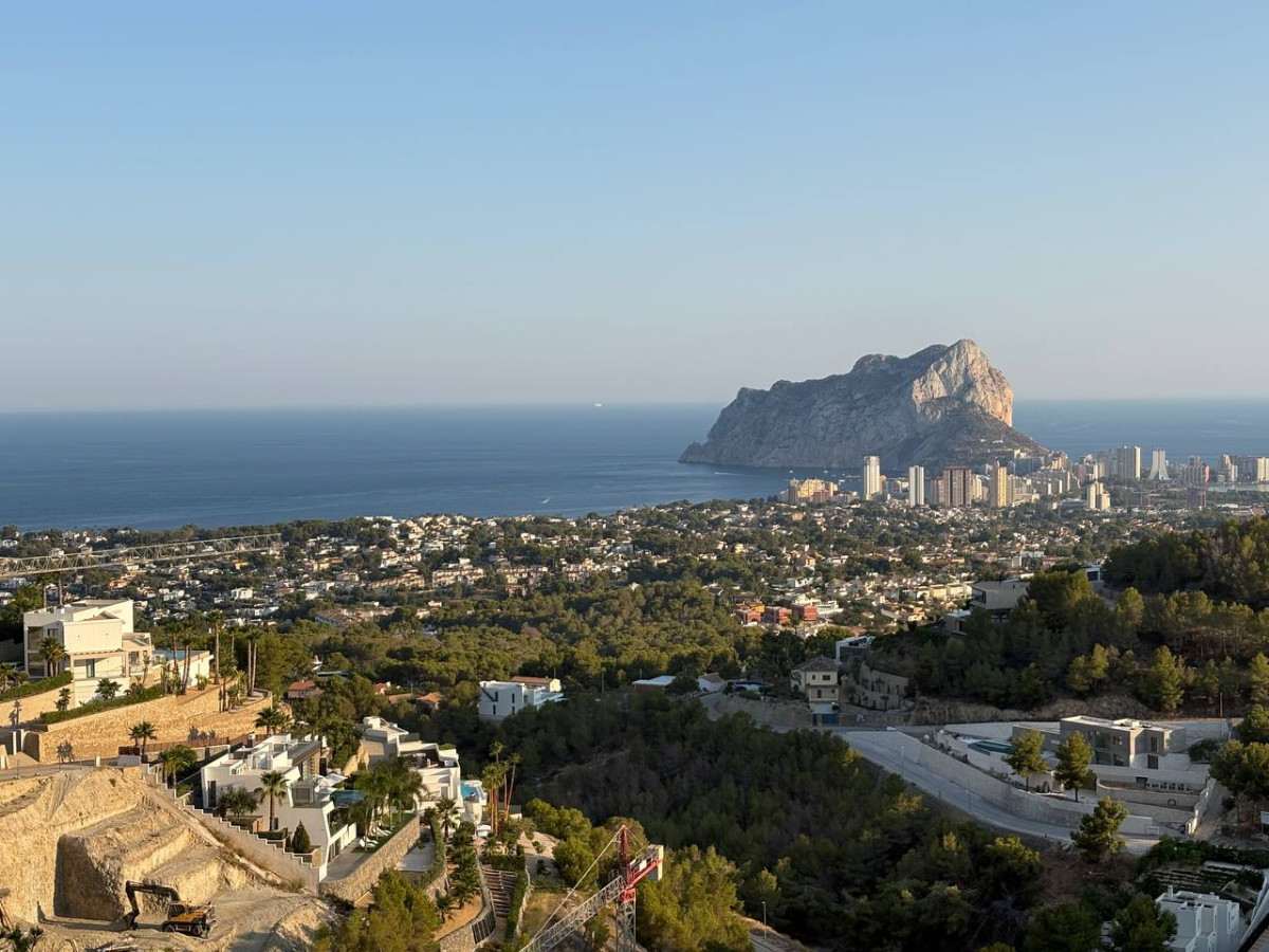 Сколько стоит отдых в Испании для казахстанцев в 2025 году