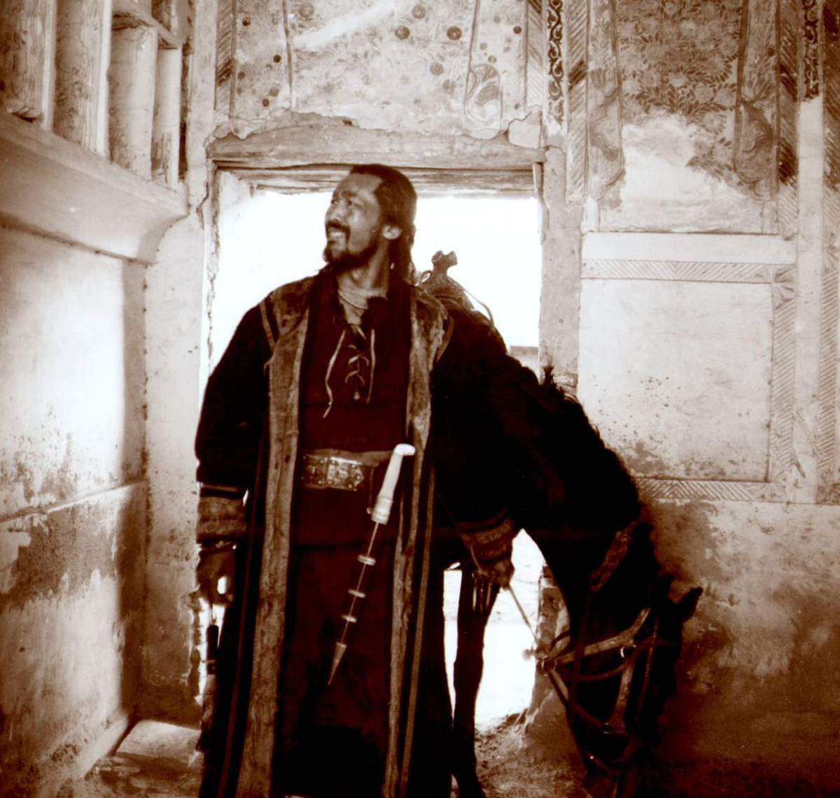 "Отырардың күйреуі" фильмінен фотолар / vlast.kz