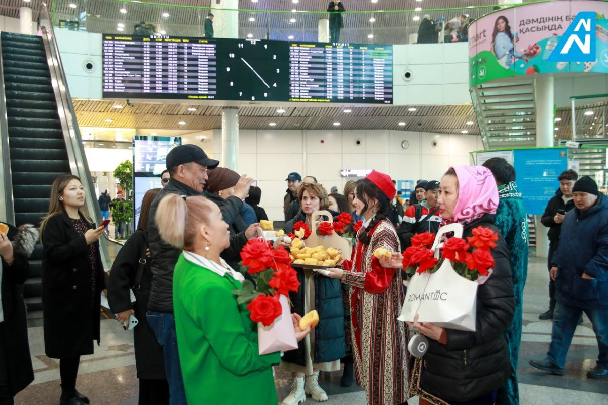 ​​Астана әуежайында 50 келіден астам бауырсақ таратылды