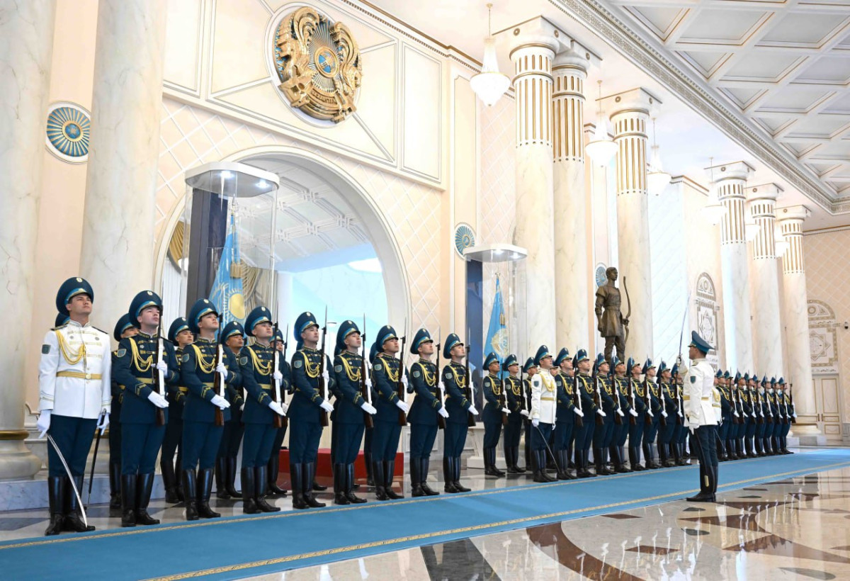 Тоқаев Өзбекстан президентін Ақордада қарсы алды Тоқаев Өзбекстан президентін Ақордада қарсы алды