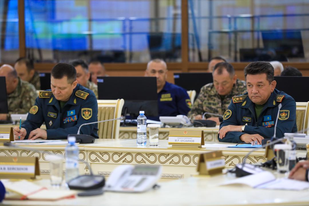 Министры обороны и промышленности обсудили перспективы развития ОПК