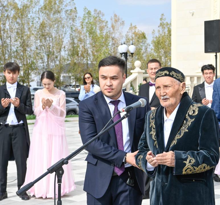 В Кызылорде открылся дворец бракосочетания