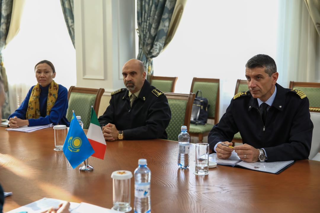 Министерство обороны Казахстана посетили представители оборонного ведомства Италии