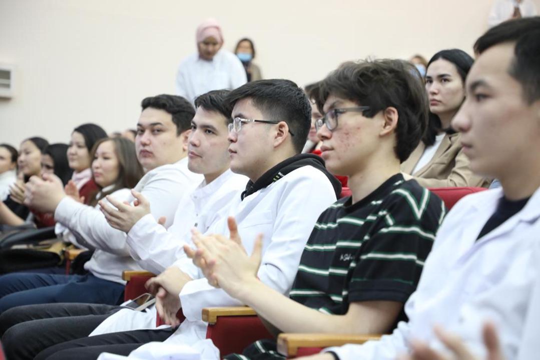 Первый республиканский форум молодых лидеров здравоохранения прошел в Астане