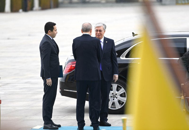 Turkish President Erdogan greets President Tokayev in Külliye residence