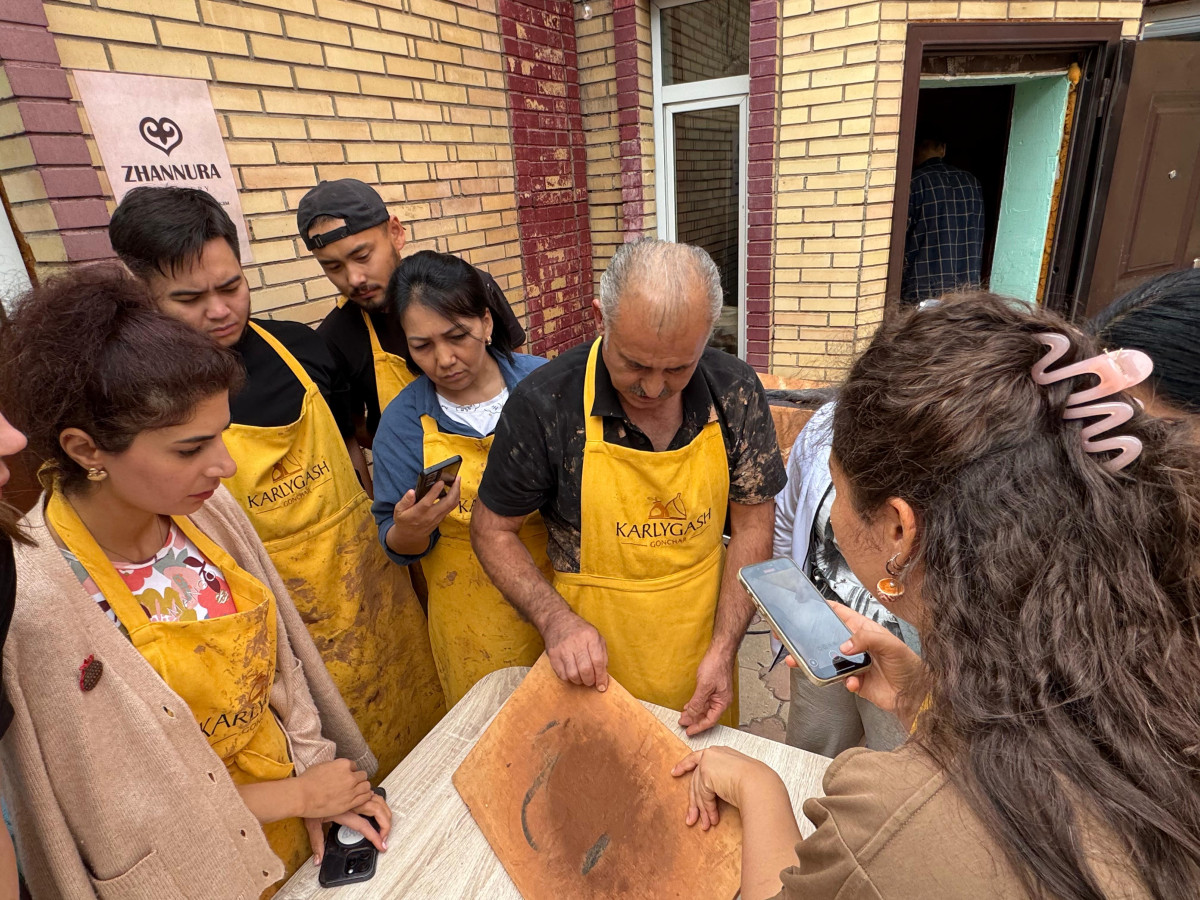 Қазақстанда алғаш рет раку-күйдіру техникасы үйретілді Қазақстанда алғаш рет раку-күйдіру техникасы үйретілді