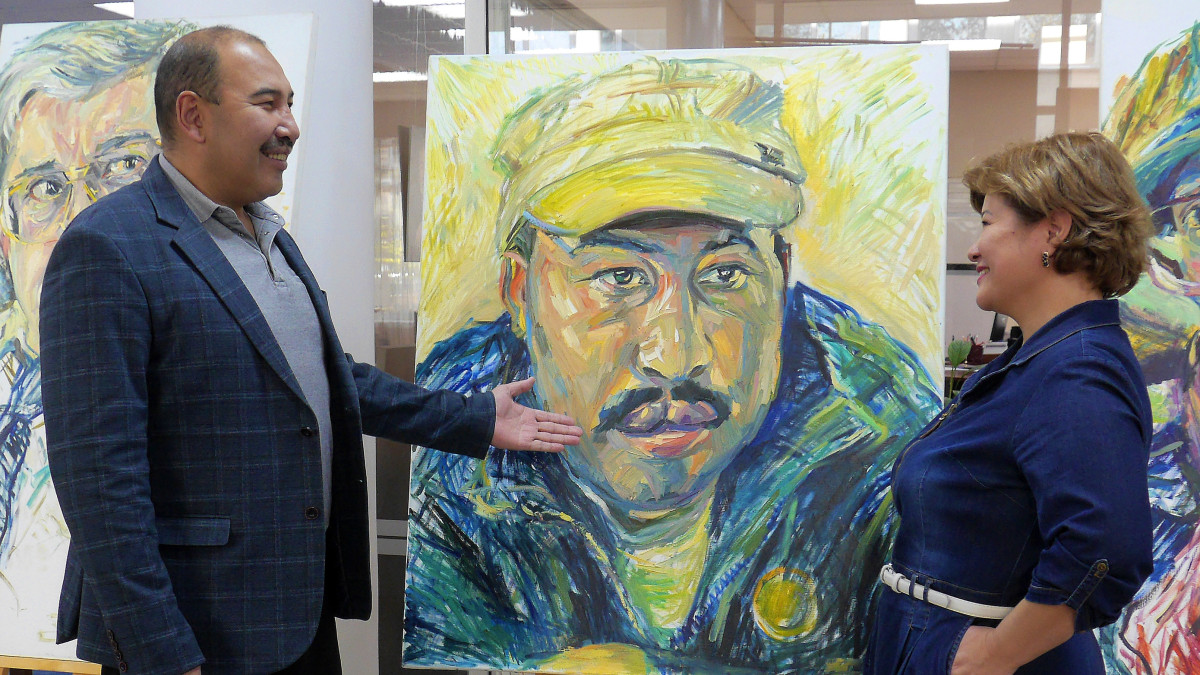 Выставка портретов выдающихся казахстанцев