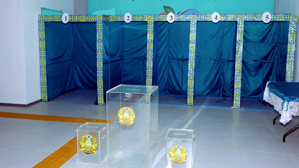 Избирательные участки Алматы сообщают о готовности к выборам