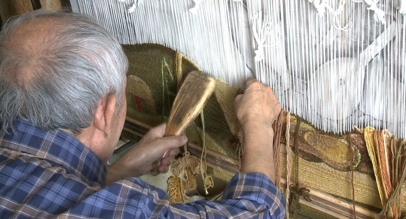 Художник из Балхаша превратил свой дом в музей гобеленов