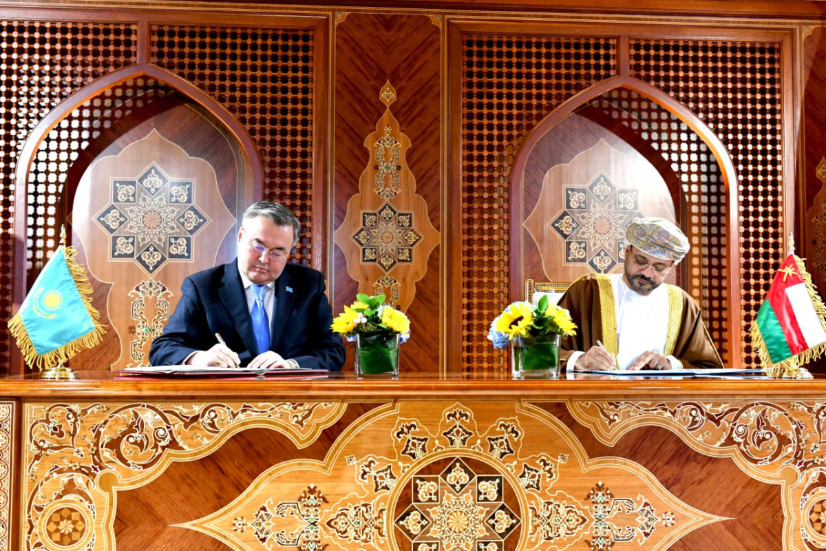 Впервые за 30 лет: глава МИД РК прибыл с официальным визитом в Султанат Оман
