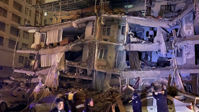 Последствия сильнейшего землетрясения в Турции