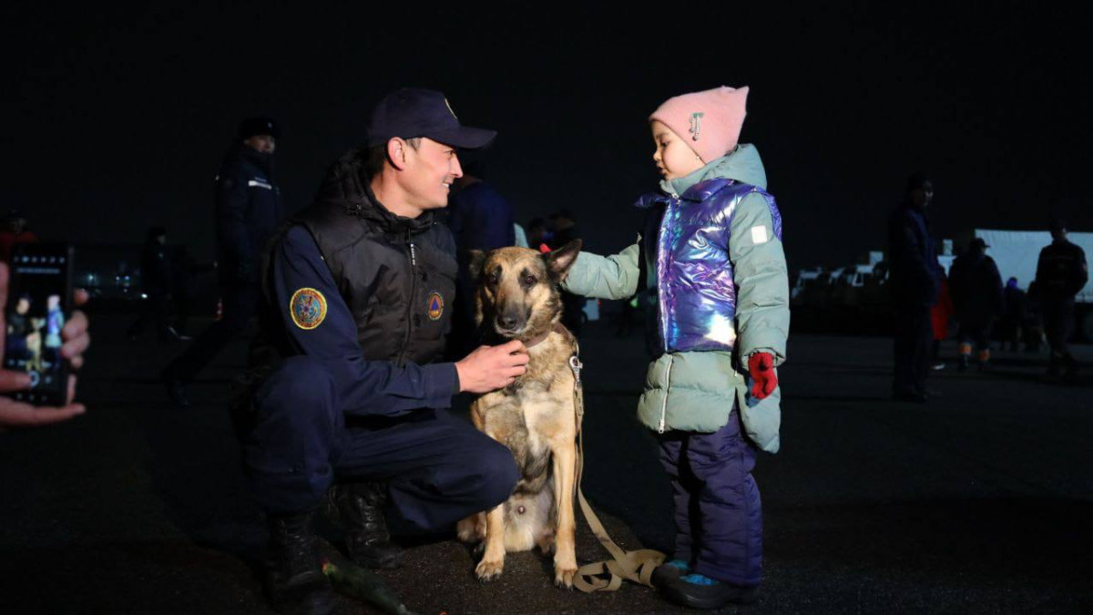 В Алматы встретили отряд спасателей, прибывших из Турции