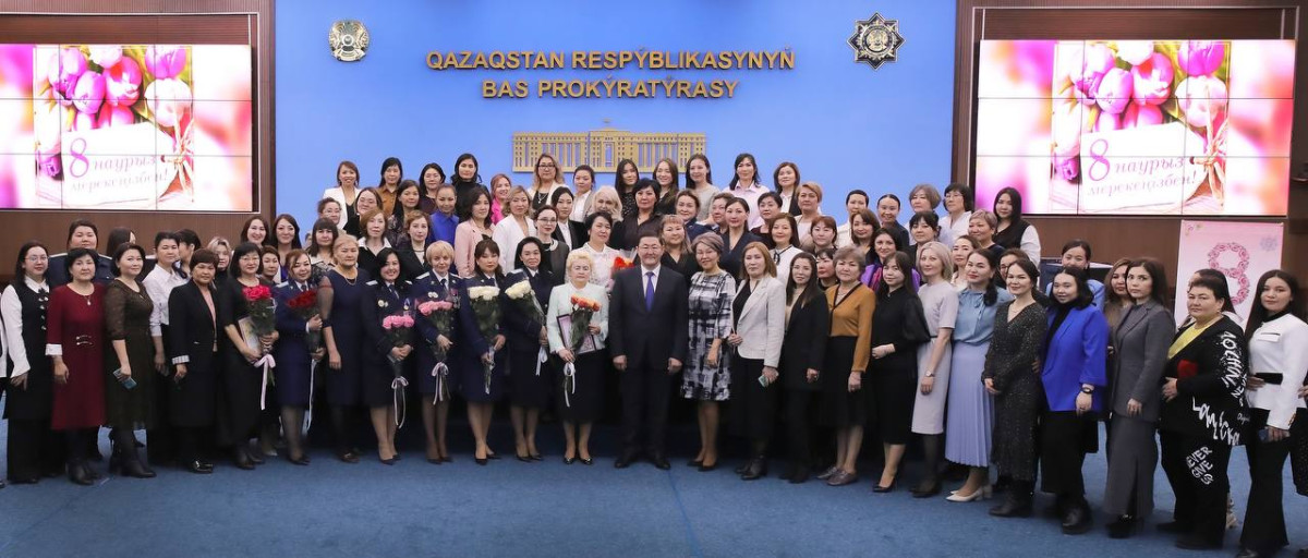 232 женщины-прокурора получили ведомственные награды и классные чины