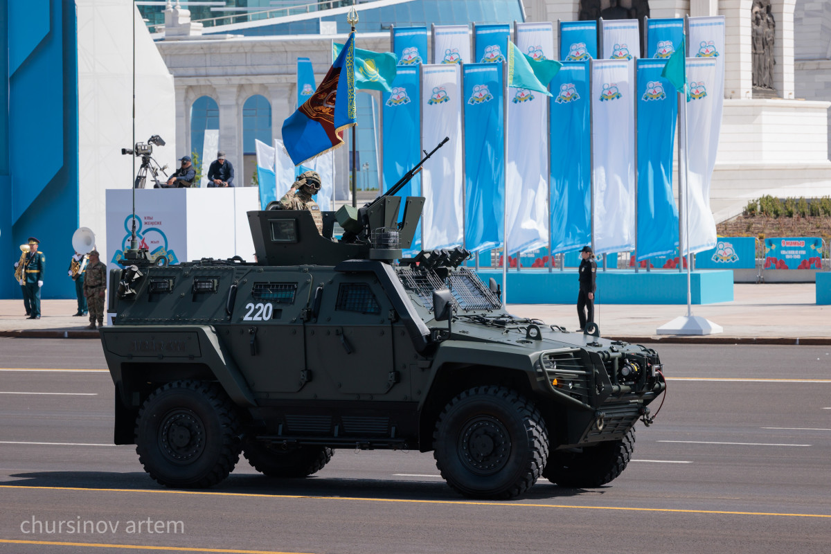 Астанадағы әскери шеру ел рухын көтерді