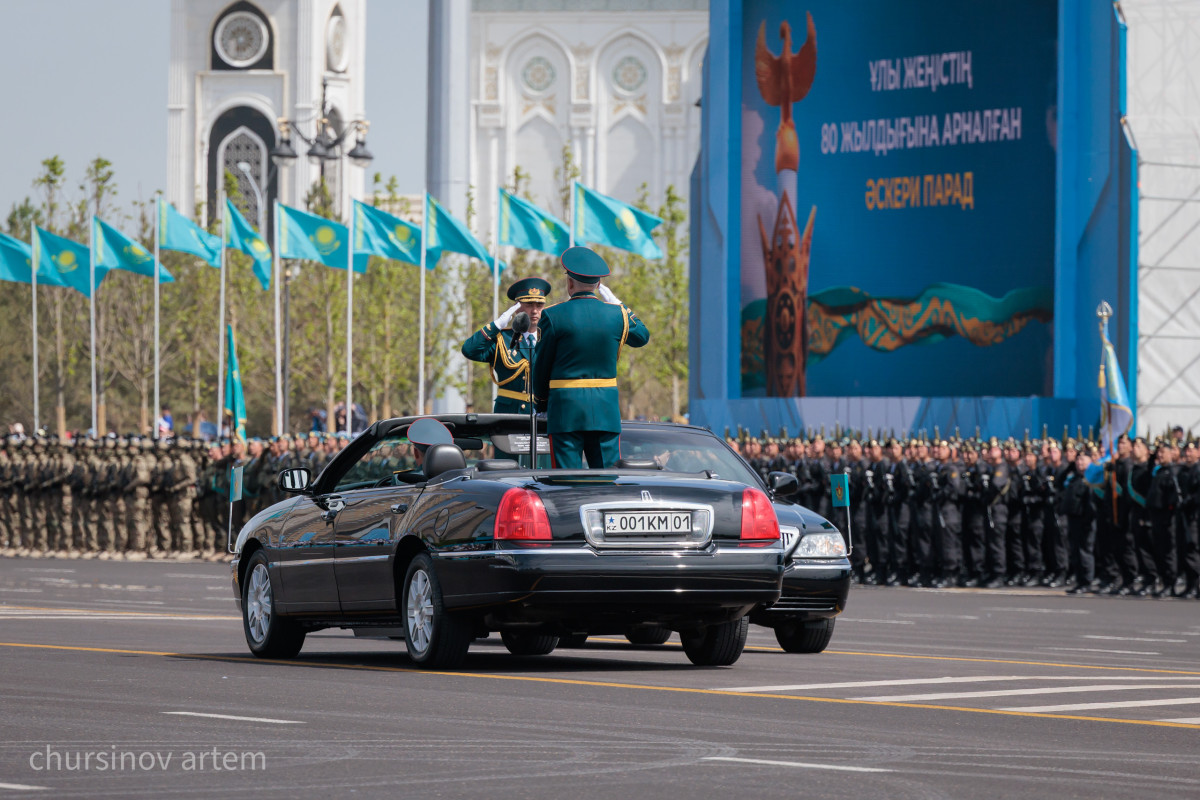 Астанадағы әскери шеру ел рухын көтерді