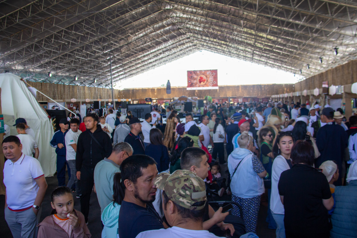 «BaiQymyz» ұлттық фестивалінде 30 тоннаға жуық қымыз ұсынылды