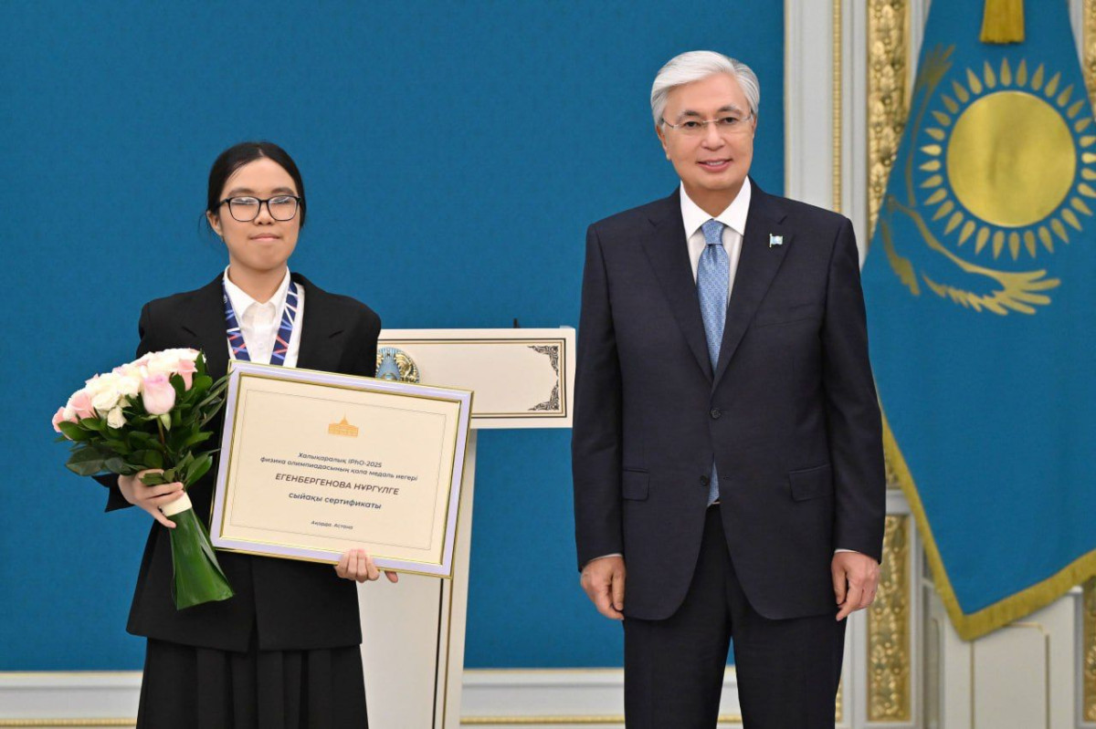 "Үмітті ақтау керек": Тоқаевтан сыйақы алған оқушылар әсерлерімен бөлісті